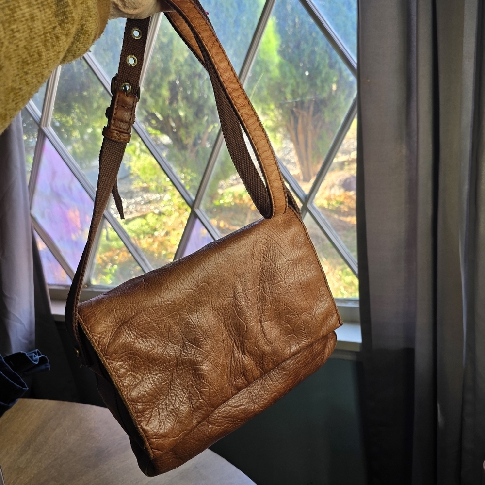 Vintage American Leather Co Brown Embossed Leather Crossbody Boho Bag